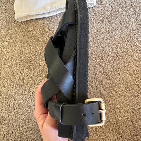 Liberté sustainable leather black sandals. Size 6 - Picture 6 of 6